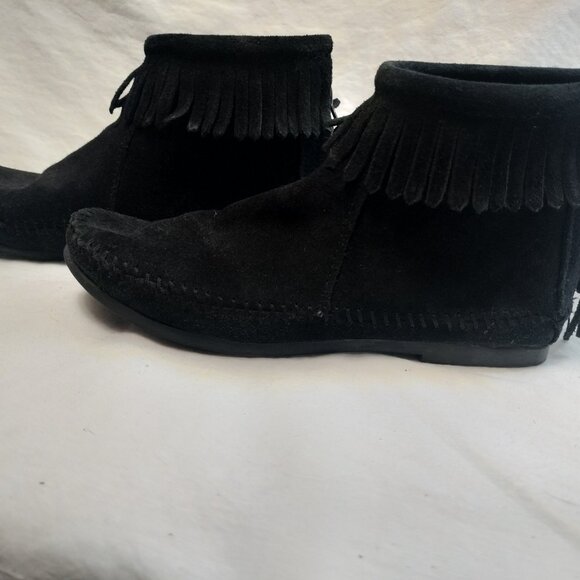 Minnetonka Suede Back Zipper Bootie - Hardsole -  Black - Picture 2 of 8
